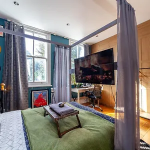 master-en-suite-townhouse-double-with-garden-hot-tub.brighton-hotels-england.com/